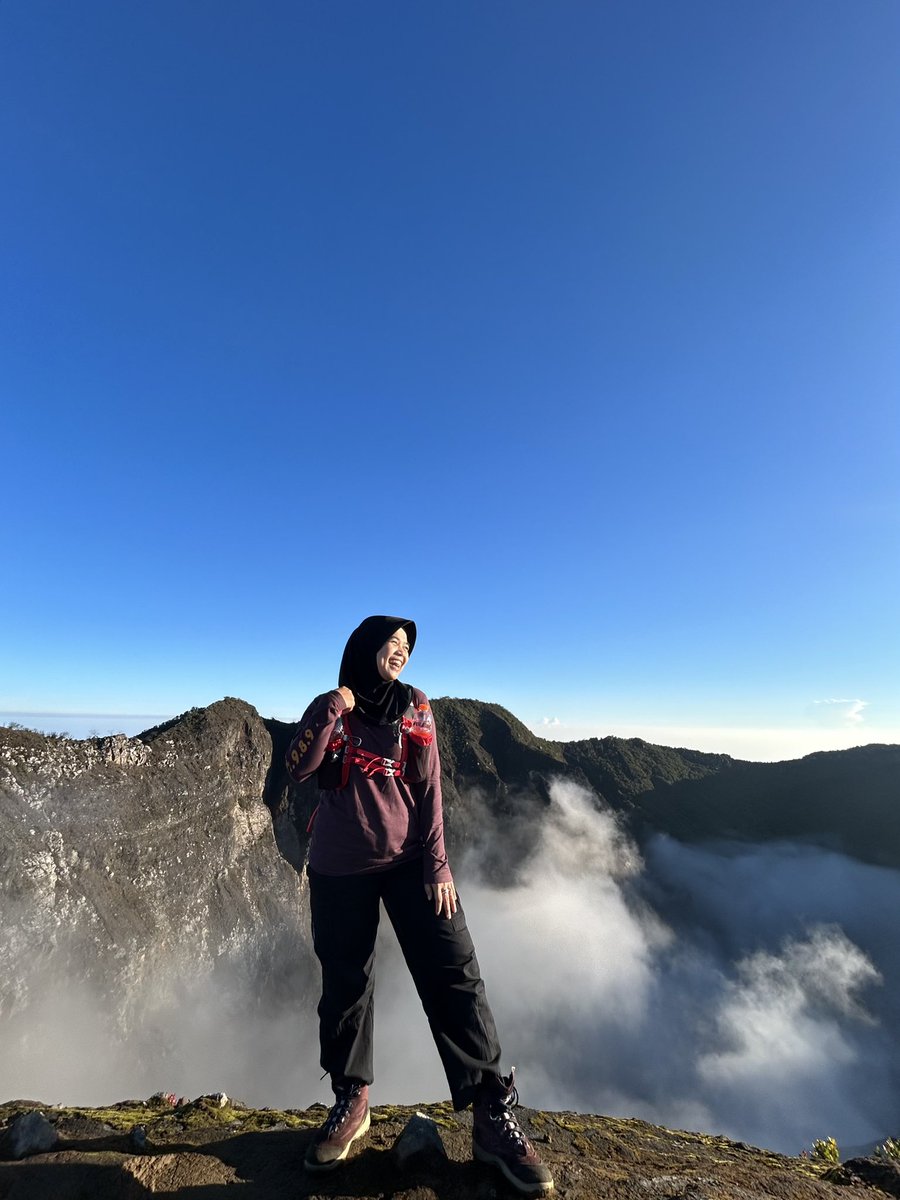 refianakartika's tweet photo. mumet = mdpl https://t.co/5lWlm1ZmFI