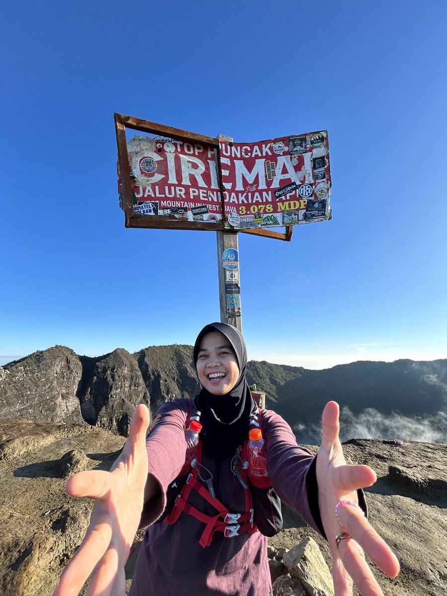 refianakartika's tweet photo. mumet = mdpl https://t.co/5lWlm1ZmFI