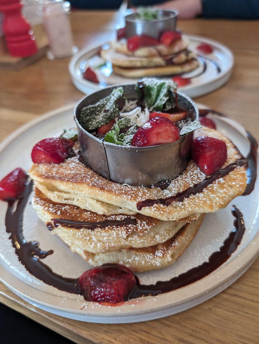 YC_DaVinci's tweet photo. The introduction to hospitality students visited Farm and Field cafe for brunch this morning 😋 The pancakes were amazing!! 🥞 #brunch #students #pancakes #food https://t.co/ppcxrbZG4E