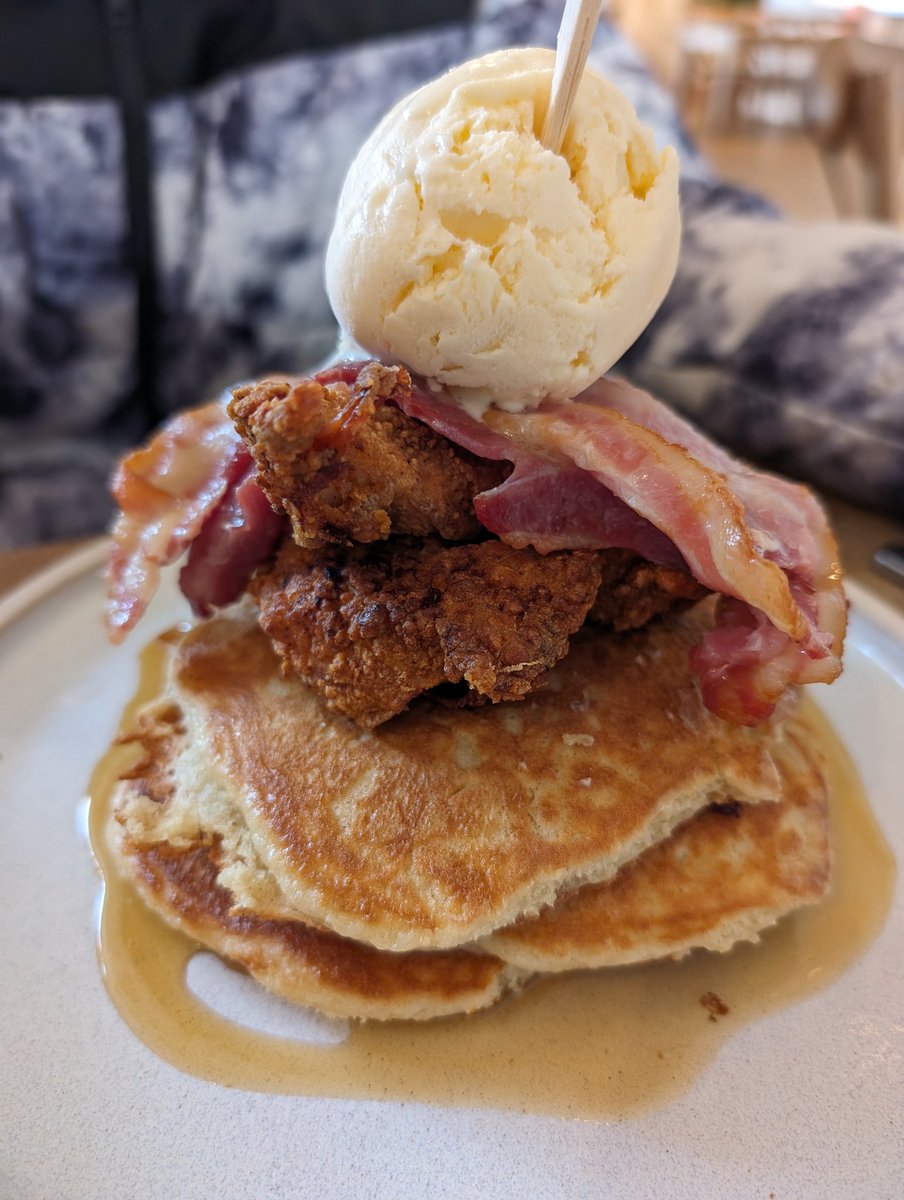 The introduction to hospitality students visited Farm and Field cafe for brunch this morning 😋 The pancakes were amazing!! 🥞 #brunch #students #pancakes #food