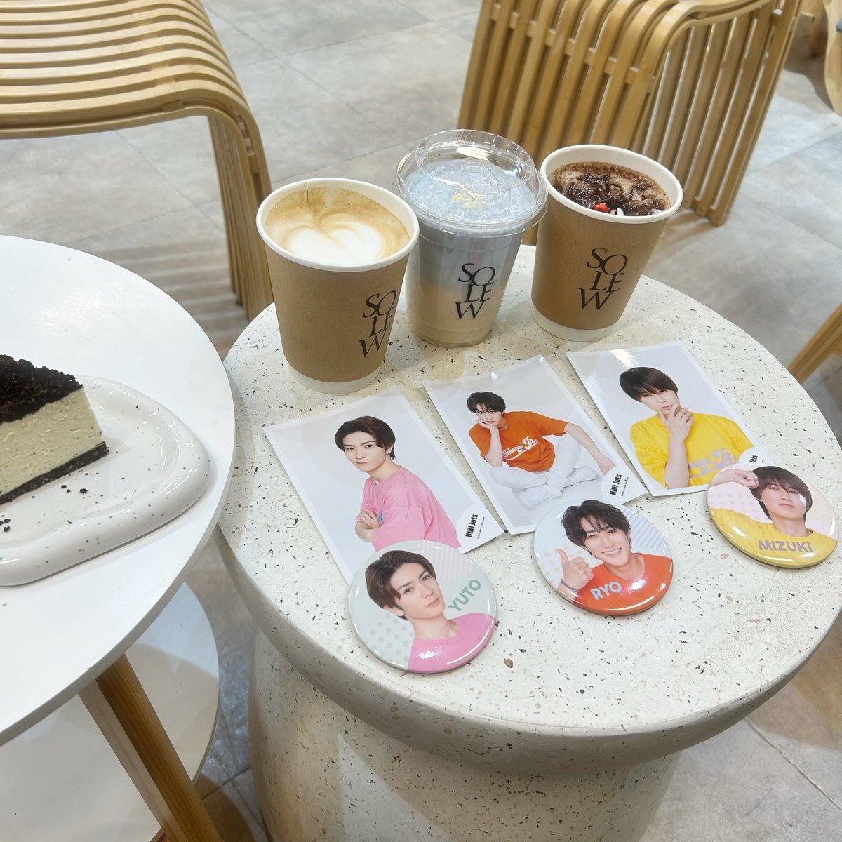 mzkab_maruru's tweet photo. 念願のゆとはしみず合致ありがとう☕✧
#solew #新宿御苑 https://t.co/NhVIBAplXY