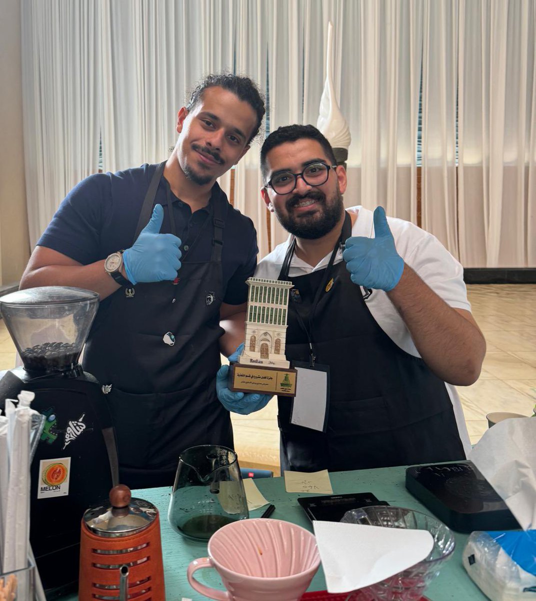 كلية طب الأسنان tweet media