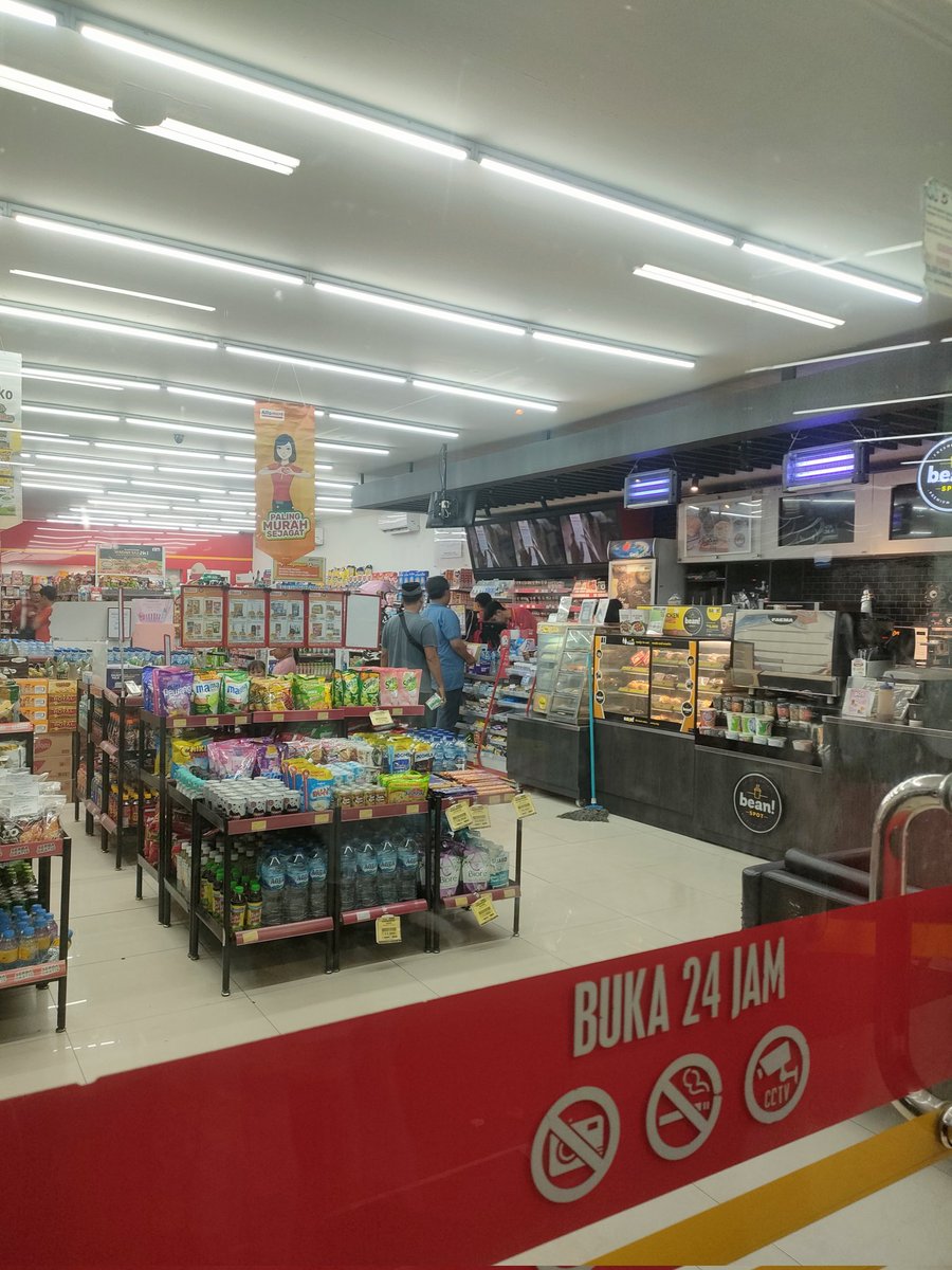 azoep's tweet photo. Alfamart Minimarket di DC Jabar jl. Soekarno Hatta sering banget Belanja Tanpa Kasih Struk entah rame atau engga....!!!
Harus nya struk belanja mah dikasih tanpa harus diminta, coba Klarifikasi nya @alfamart @ALFAMART_IND @sahabatalfamart https://t.co/NM45XEcbcj
