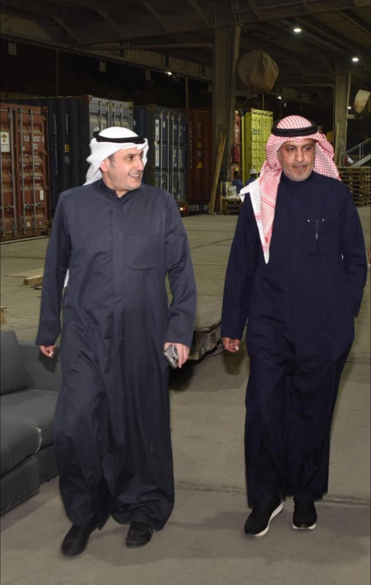 اللواء حامد الدواس وكيل الامن الجنائي ..
العميد محمد قبازرد مدير مكافحة المخدرات..

يعملون على مدار الساعه هم ورجالهم..
لمنع عصابات المخدرات والجريمه..
ووصلت أحصائيات الضبطيات أرقام قياسيه..

شكرا لكم من القلب 🌹..

#مجلس_الوزراء 
#وزارة_الداخليه 
 #بصمه_المعلمين
#مجلس_الأمة