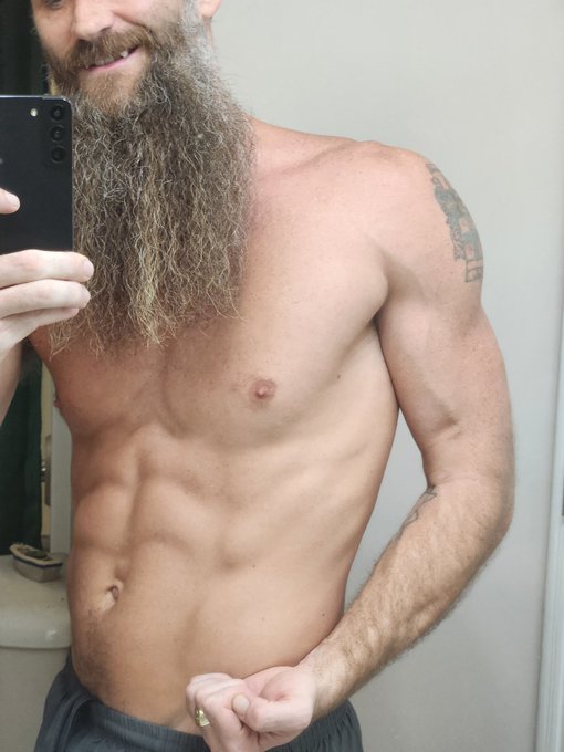 Happy Friday. #fitness https://t.co/bXXV8xIj2P<a href="/tag/fitness"class="tags">#fitness</a>