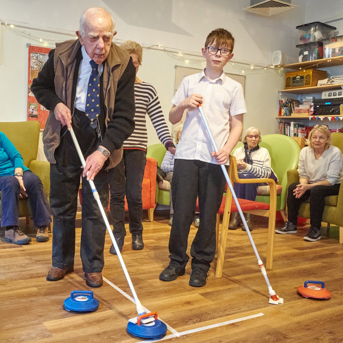 BeyondDementia_'s tweet photo. It's 8 years since children from @HolbrookPriSch started visiting #MillSt Club - and our #intergenerational partnership is still going strong! Thanks to the teachers who've sustained this link &amp; the pupils who've brought such joy 
#dementia #trowbridge @IMMmusicUK @MusicforDemUK https://t.co/MjhFTIGcE0