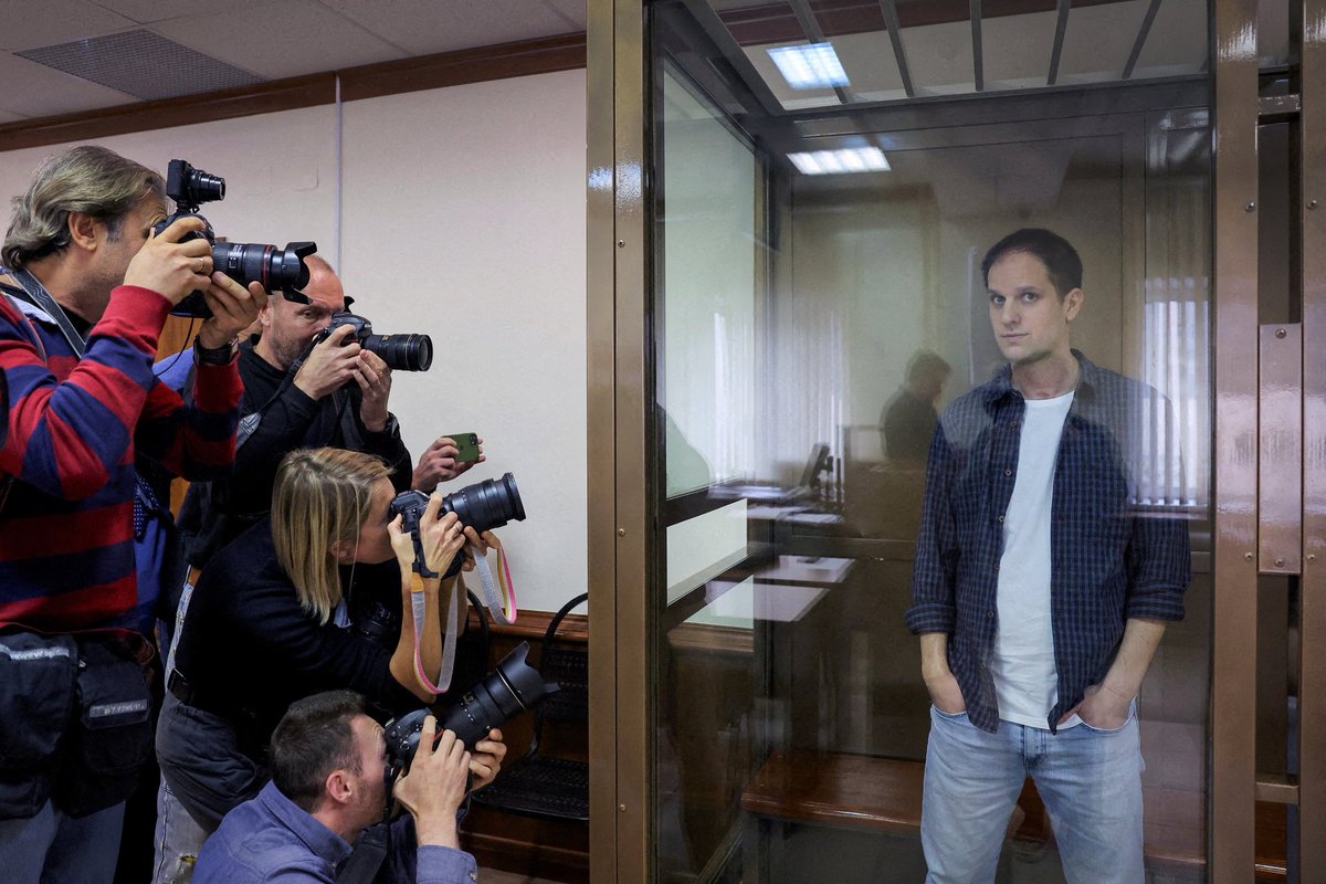 It’s Friday, February 9, 2024.

WSJ reporter Evan Gershkovich was detained by the FSB Mar 29, 2023.

317 DAYS AGO.

For the “crime” of practicing true journalism in Russia.

Putin was asked about the case:

cnn.com/videos/world/2…

FREE EVAN TODAY! 

#IStandWithEvan