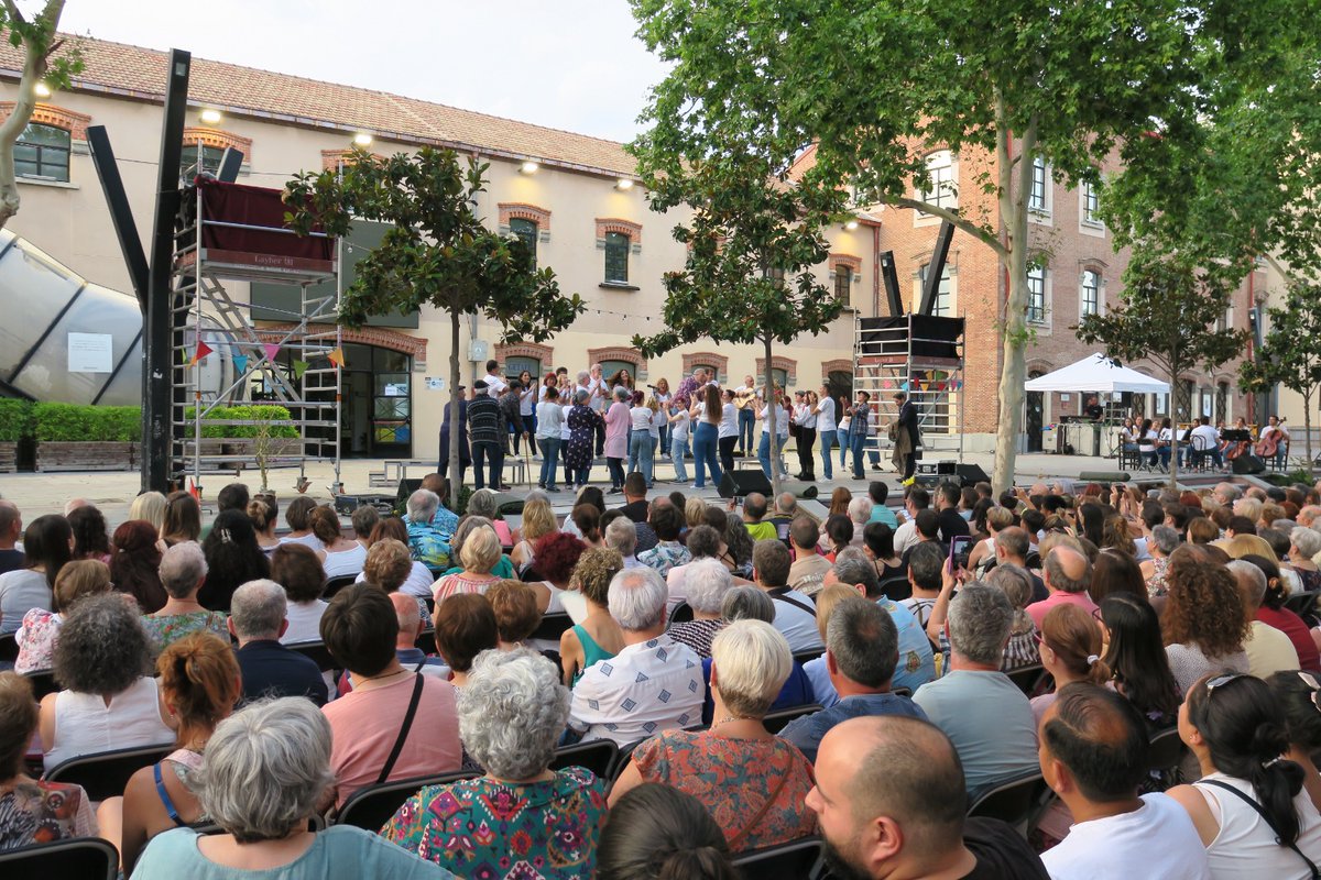 latalega_getafe's tweet photo. Ay, que han premiado en mi pueblo a #lavillanadegetafe en la categoría de teatro y yo no puedo estar más de acuerdo con él reconocimiento. Ojalá el premio sirva para darle el impulso que este montaje popular merece. https://t.co/EiRyYhGnuB