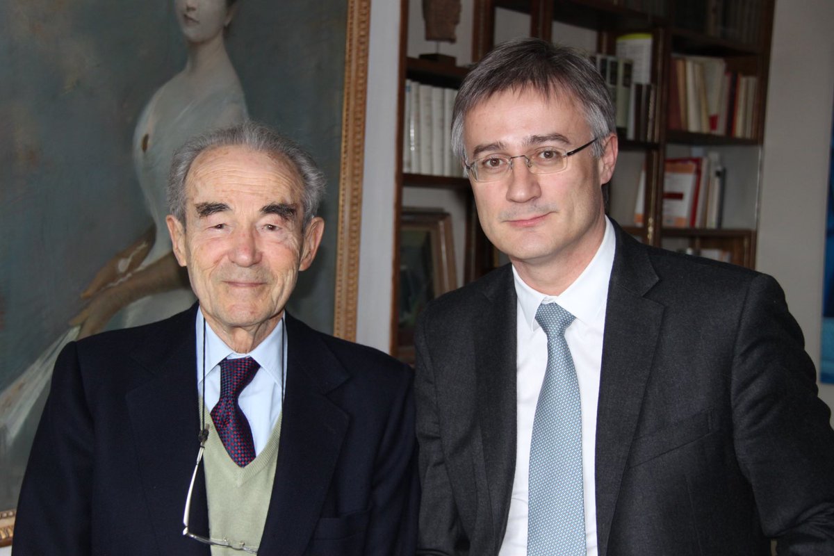 Un immense honneur et une grande fierté d’avoir rencontré cet homme imprégné de valeurs humanistes, homme de combat contre l’antisémitisme et figure de droit tout au long de sa vie. Au revoir Monsieur Badinter!