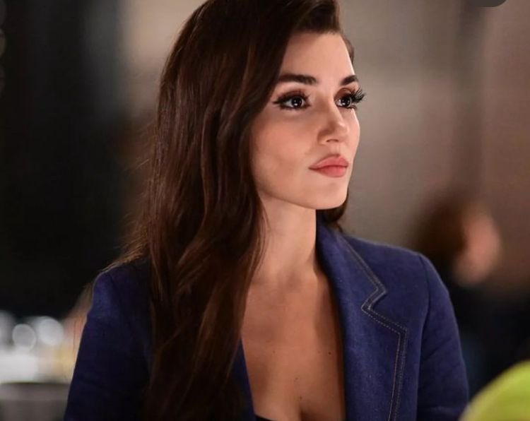 sysyyyyyyyy34's tweet image. how could you                         how could i
love me?                                     not love you? 
#Bambaskabiri #LeyKen #HandeErçel #BurakDeniz