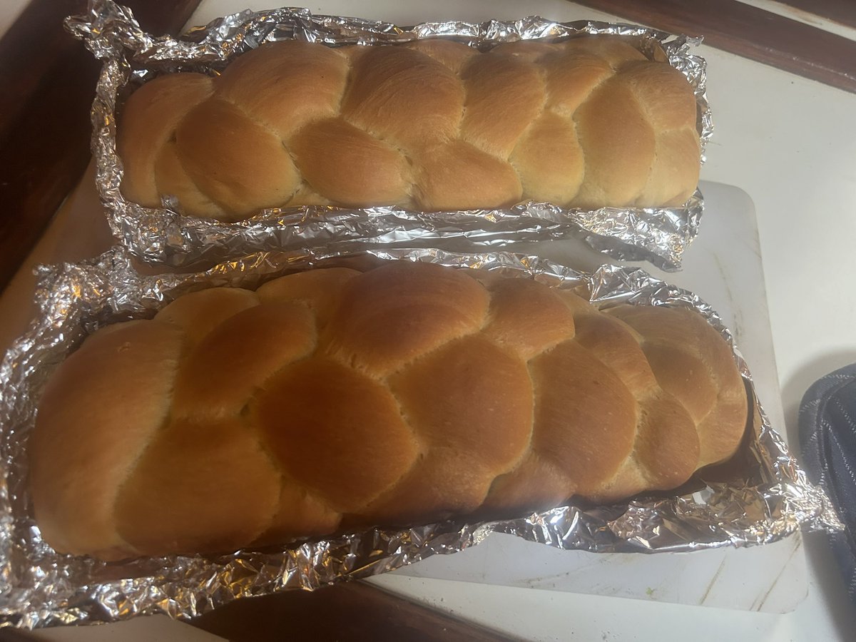 ChallahCam's tweet photo. #Shabbatshalom from #Sthelena! #Challahcam #challah #challahbread #challahbraid https://t.co/Hv3ZhrNpDk