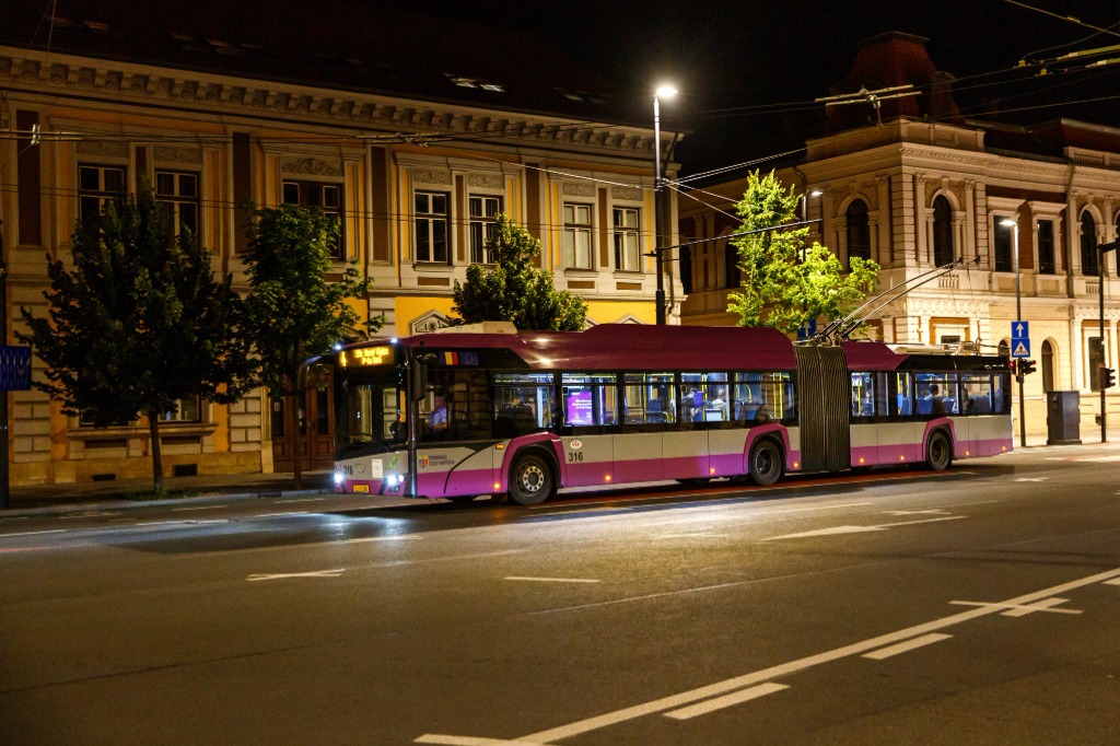 tarcea_dan's tweet photo. Program prelungit al liniilor de transport cu ocazia meciului CFR 1907 Cluj - Rapid București

Liniile 3, 4, 35, 101 și 102 vor avea programul prelungit în data de 10 februarie, iar liniile 37 și 38 vor suporta temporar restricții de circulație între orele 20:00 – 23:00. https://t.co/jvB7m1kl7g