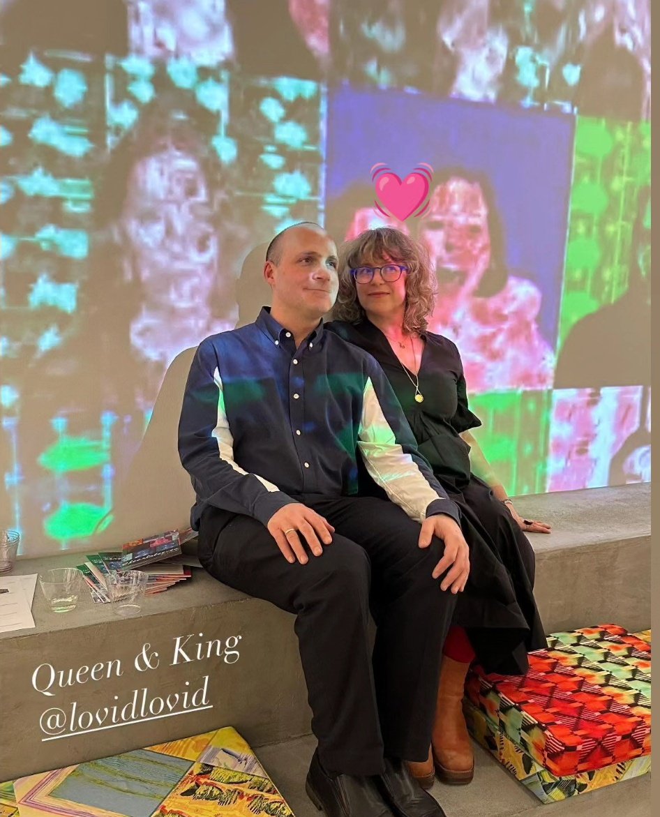gm 🧡
many thanks to everyone who came to our launch party with <a href="/tonic_xyz/">Tonic</a> last night. Heartwarming to see everyone engage with 💖 heartsleeves

✨Public auction  TODAY February 9
10 am PT/1pm ET on <a href="/tonic_xyz/">Tonic</a> 
Curated generative heartsleeves:skin 

Left: my 💖 heartsleeves