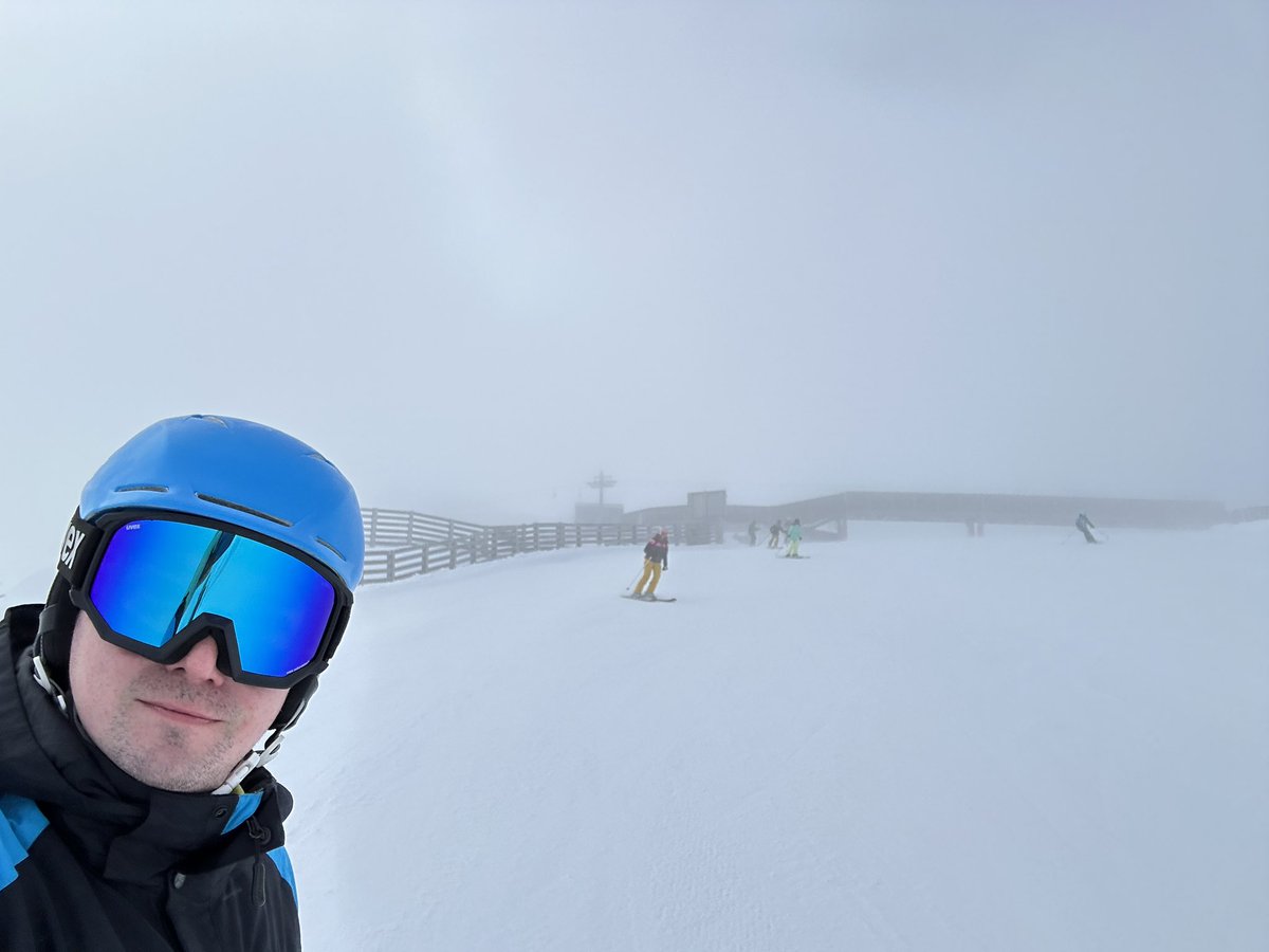 wally_nowak's tweet photo. Den jako obrázek, to nemohu říct! Ale jako po 5 dnech batálný zoncny neklesáme na mysli! 😂
Fajn pátek z Alp vinšujeme všem! 😉
#Aineck⛷️ https://t.co/EKr30obUeW