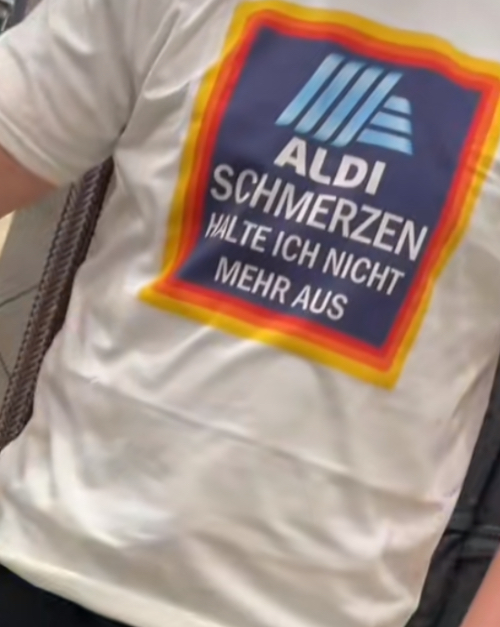 chtzehn99's tweet photo. ich brauche dieses shirt wo gibts das https://t.co/dJX0s8seTu