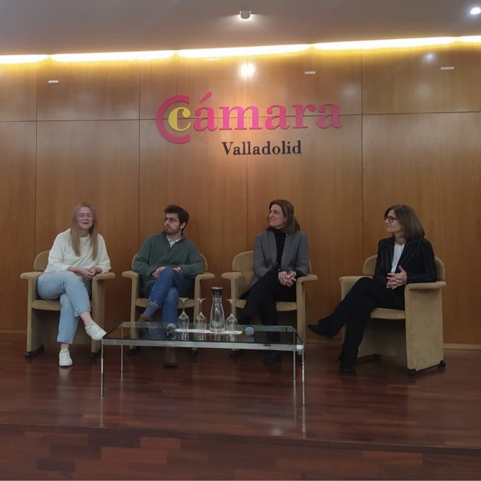 AVametal's tweet photo. Ayer  participamos en una mesa redonda dentro de la jornada de #empleabilidad sobre #FPSTeam organizada por @cam_valladolid, Fundación ASTI, @CABK_Dualiza y @EFCyL, cuyo objetivo es ayudar a los estudiantes a mejorar sus habilidades personales a la hora de buscar su primer empleo https://t.co/7PsnLHipLu