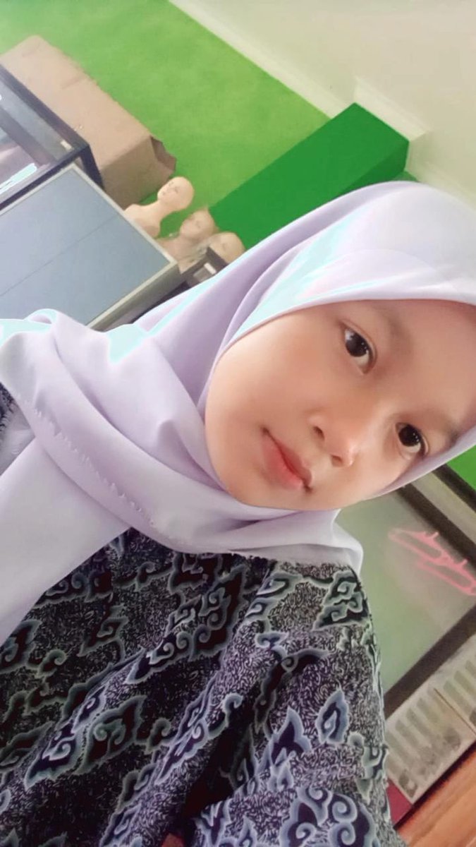 Kalau kata baskara langit:
Mending kita pura-pura gak tau dan gak mau tau tentang apa yang seharusnya gak perlu kita tau, demi gak nyakitin diri:) -🥬