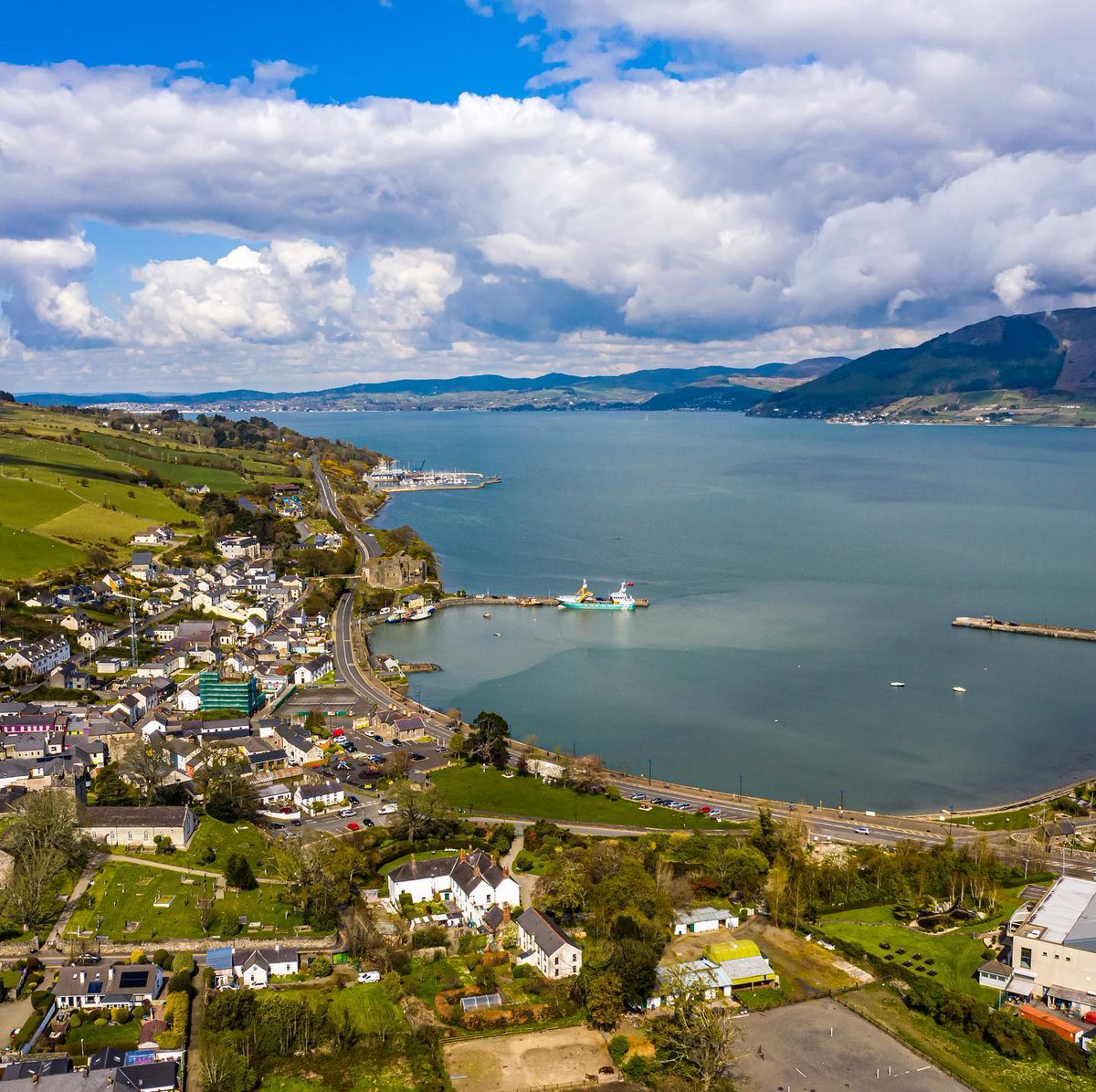 ancienteastIRL's tweet image. Start the weekend off right with a trip to Carlingford!🧡 

☕️ Wildwood Café 
🚲 Carlingford Lough Greenway @Carlingfordlg 
🛶 @CarlingfordAdv 
🧵 @GarrettMallon Design House for Irish made arts and crafts! 
🍽️ @TheBaytree1 Restaurant 

📸ann.bruen[IG] 
#KeepDiscovering #IAE