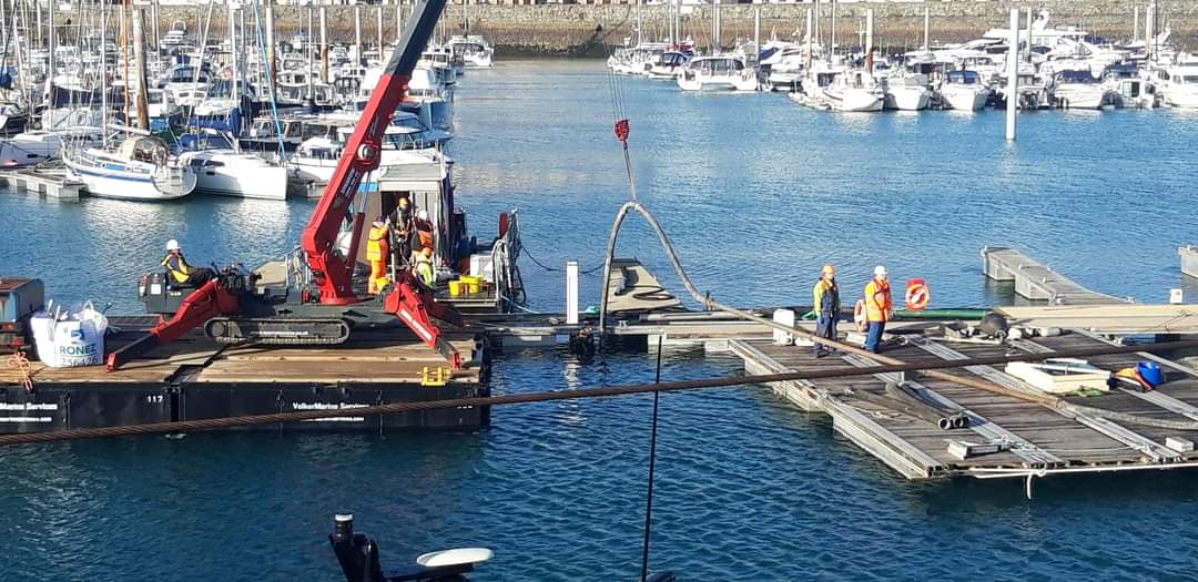 Another interesting and specialised Ronez underwater ready-mixed concrete pour, this time in #guernsey harbour. For all your concrete requirements, please call Paul in Jersey on 07829 925625 or Andy in Guernsey on 07781 154294.