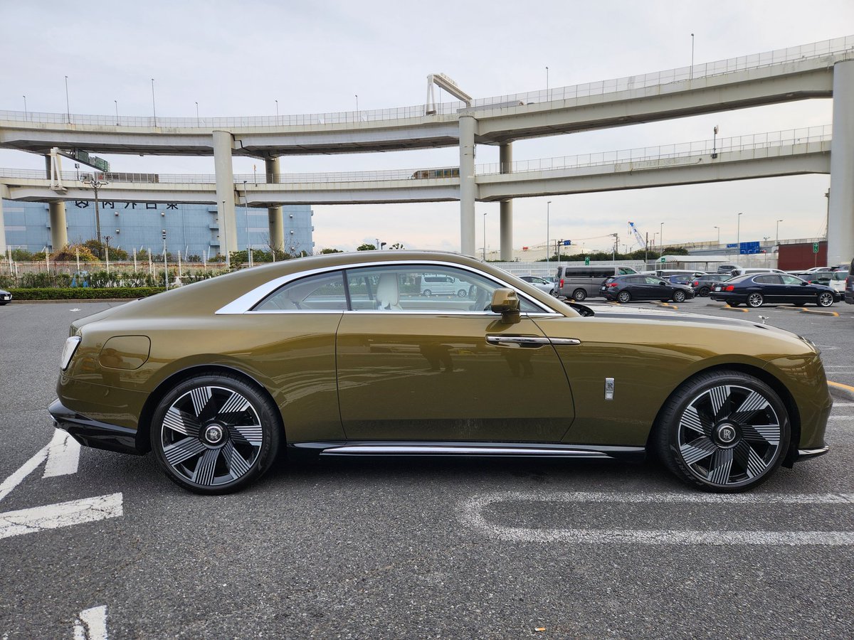 SHUN76381213's tweet photo. Test drive...これはスゴいわ
#spectre
#23inch https://t.co/fqX7d2KcgF