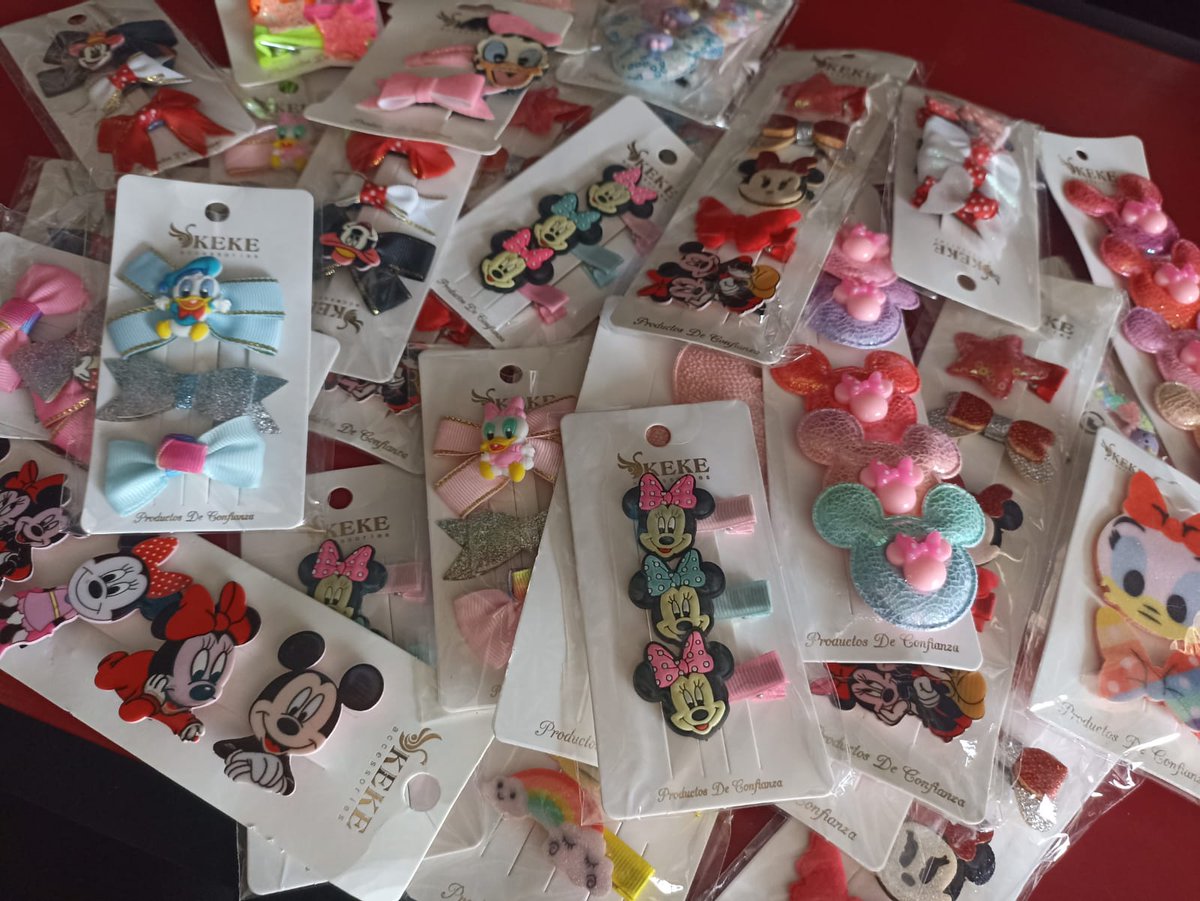 Buenos dias a todos 
Ruego me disculpen si es que no corrresponde mi publicación. 🙏🏼
 Tengo a la venta  trabas y pinches  a solo $1000 y $1500  🥰 
 Puedo entregar en cualquier estación.