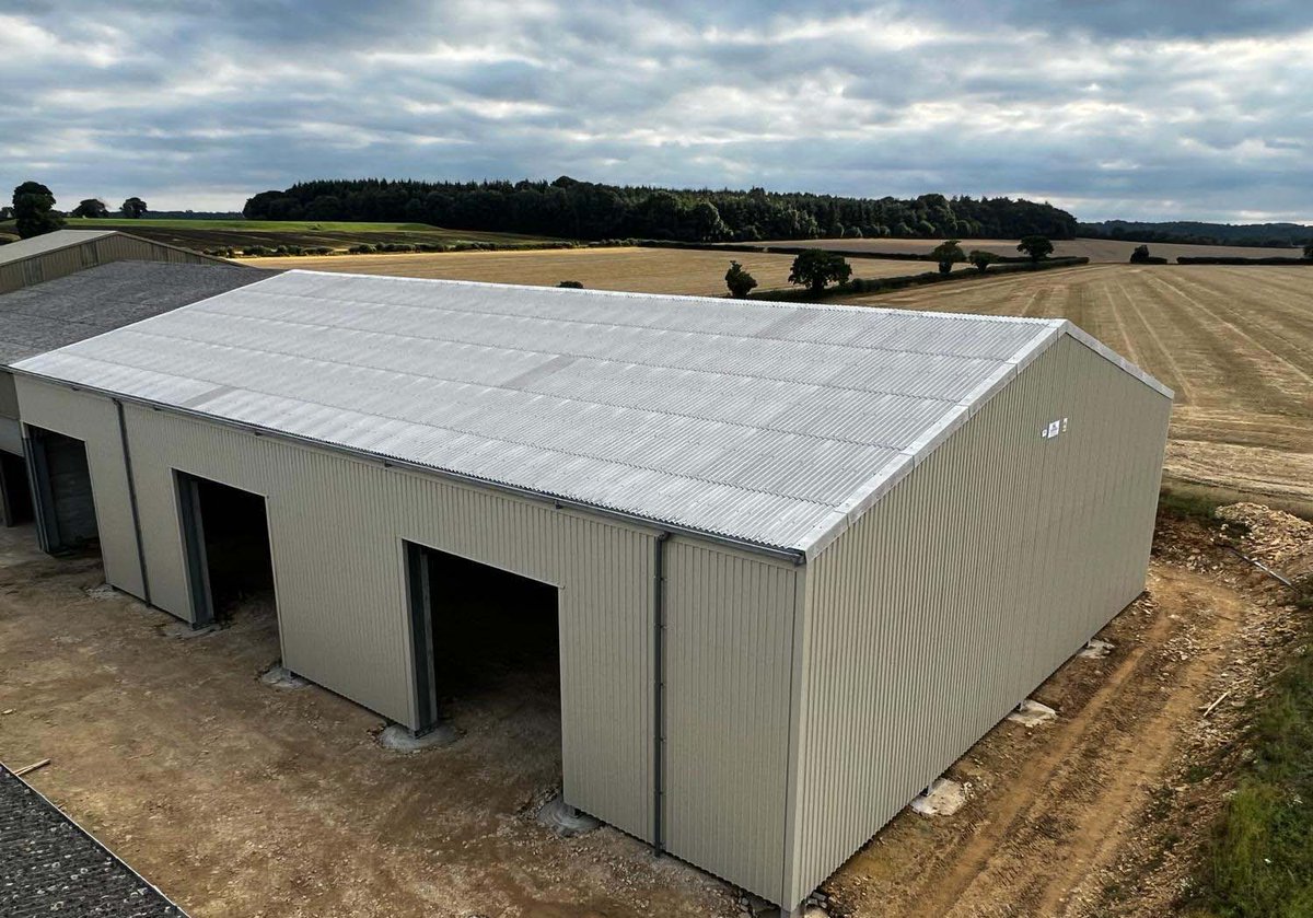 Shufflebottom is thrilled to have manufactured and delivered a second agricultural steel-framed building for Green Farms of Oxfordshire. Full story here:
tinyurl.com/65xhenc4 #cereals #grain #legumes #manufacturingwales