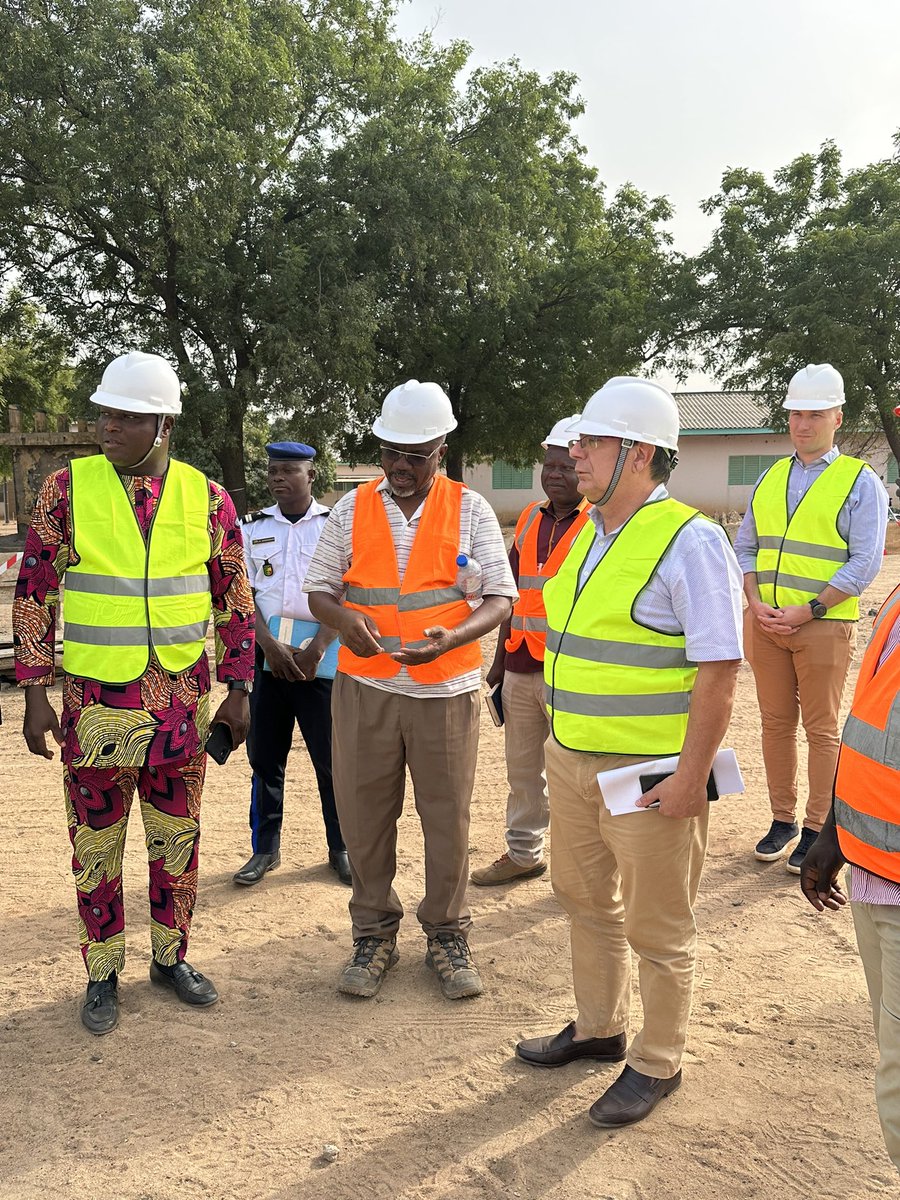 La France au Bénin 🇫🇷🇧🇯🇪🇺 tweet media