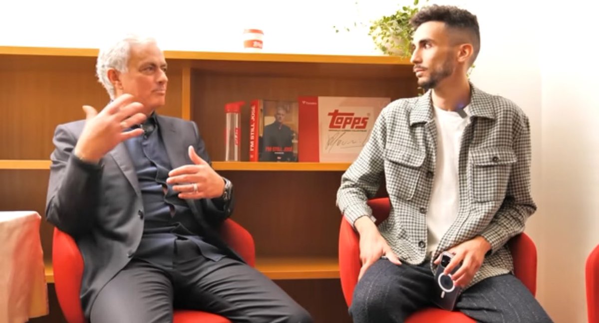 AlbicelesteTalk's tweet photo. Jose Mourinho: "A player I'd have liked to coach? For example, I never got to train Lionel Messi, but then nobody can train Messi. It is absurd to think you could coach him, because he was born with everything and already knows everything. 

"He might teach you some things.... All you could say is that you had the honour of having him in your squad." 🇵🇹🇦🇷