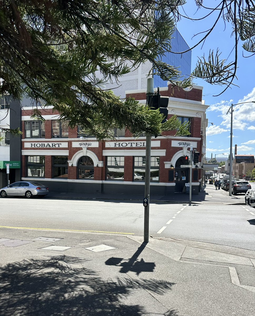 Found out Tom McHugo’s is shutting down 💔 (this isn’t the end, they say)—if you’re in Hobart before June, definitely eat here (and get the lamb pie!) 😍