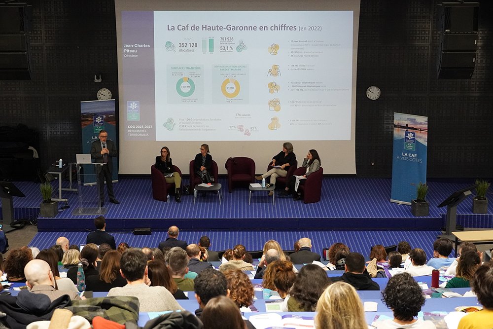 cafhautegaronne's tweet photo. 💡 Bilan de la présentation des nouvelles orientations de la #COG menée auprès de 600 partenaires sur 5 communes de la #HauteGaronne : service public de la petite enfance #SPPE, solidarité à la source, développement des équipements et services aux familles, innovation, #RSE https://t.co/QSRNzZGhx8