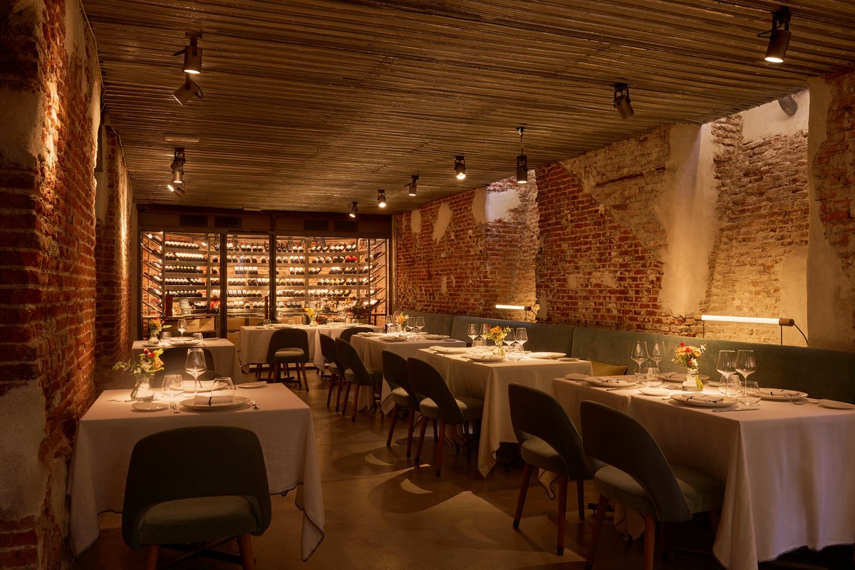 Este San Valentín, olvídate de las flores. Nada dice 'TE QUIERO' como unas gambas rojas y champagne. En El Señor Martín, sabemos cómo encender... el paladar. 

covermanager.com/reservation/mo… 

#elseñormartin #GambaRoja #SanValentin #14deFebrero #productodemar