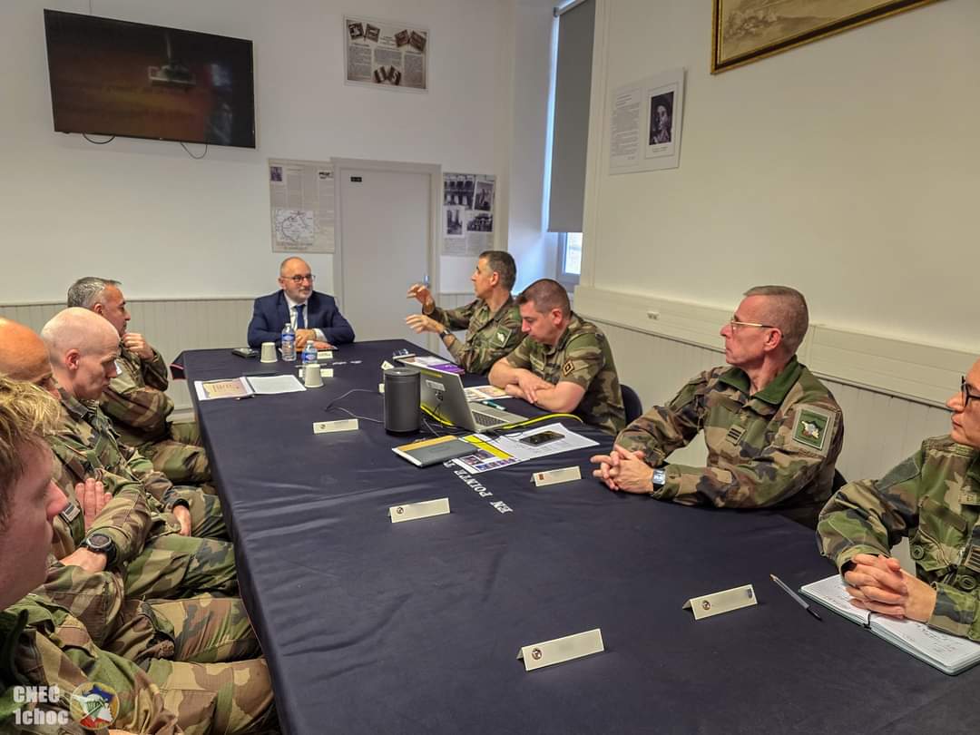 Ce matin, Monsieur Thierry Bonnier, Préfet des Pyrénées-Orientales, a effectué une visite du @CNEC1CHOC à Mont-Louis. L'objectif de cette visite était de découvrir les missions du régiment ainsi que d'identifier les capacités matérielles et d’hébergement dont dispose le centre.