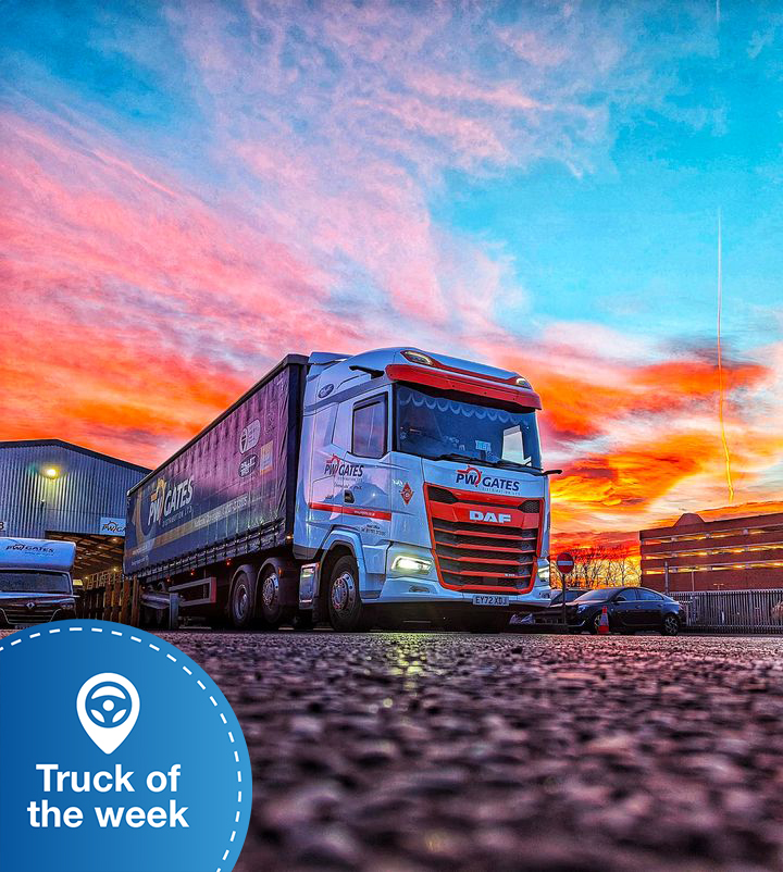 intruckapp's tweet photo. We didn't even edit this...

Probably a 2024 winner. Thoughts? https://t.co/yJTYmSe9Cp