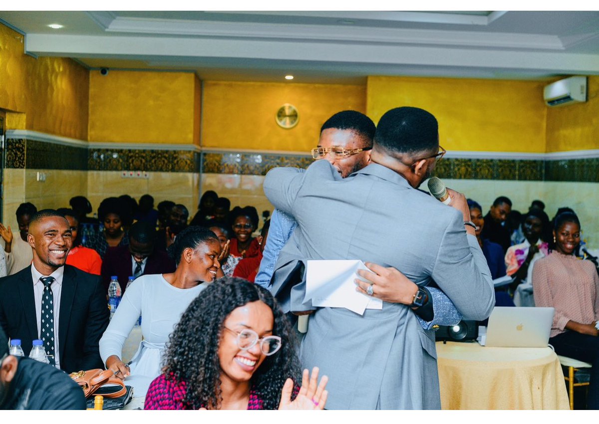 Iammikeoladipo's tweet photo. LOVE;

It Refreshes Your Humanness When Prioritized 

⁃Dr. Mike Oladipo 

#Love #MasterIt #ExpressIt #ModelIt #TeachIt #Go #Grow #Glow #Lead #Global https://t.co/qqpmODthiA