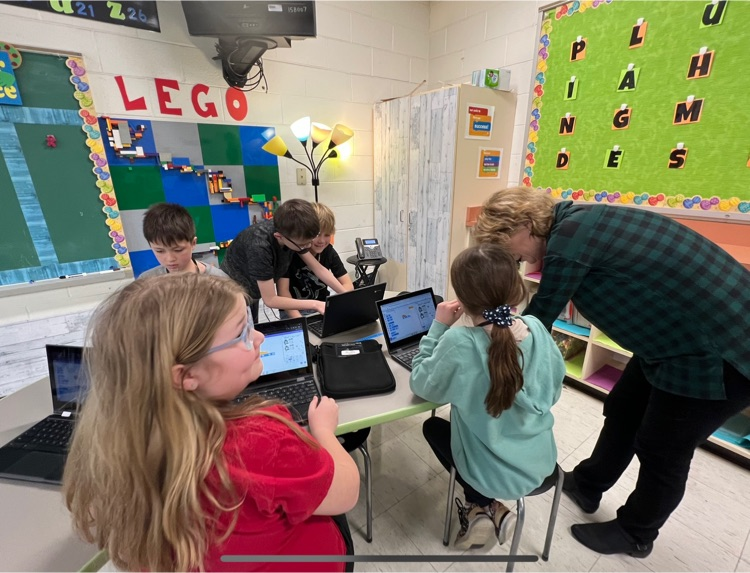 ButtsRoadInt's tweet photo. Mrs. Bilinskis 4th graders debugged code yesterday to fix a mathematical input/output machine- they are studying patterns and showing what they know through code!  #SOARingHighatBRI https://t.co/Q2aKafuzq1