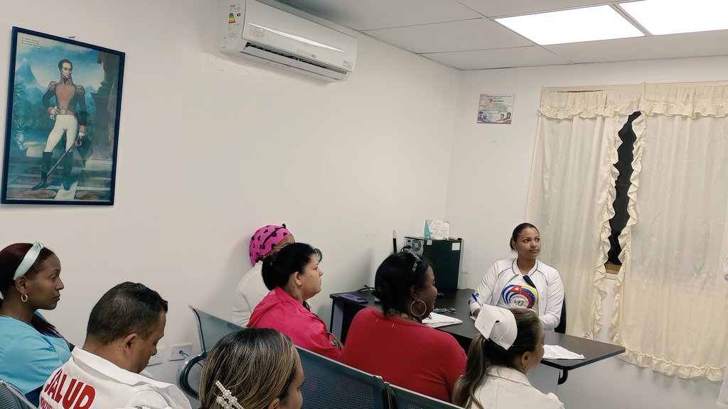CatiasLos's tweet photo. Entrega de guardia Matutina
CDI Los Flores💐 de Catia
#DistritoEsSalud❤️
@ErickMendezRod3
#CubaPorLaVida❤️ 
#CubaCoopera🇨🇺 https://t.co/luWgJN1N3p