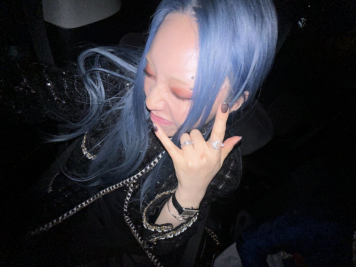 Post by ちゃんみな CHANMINA on X: 🩶