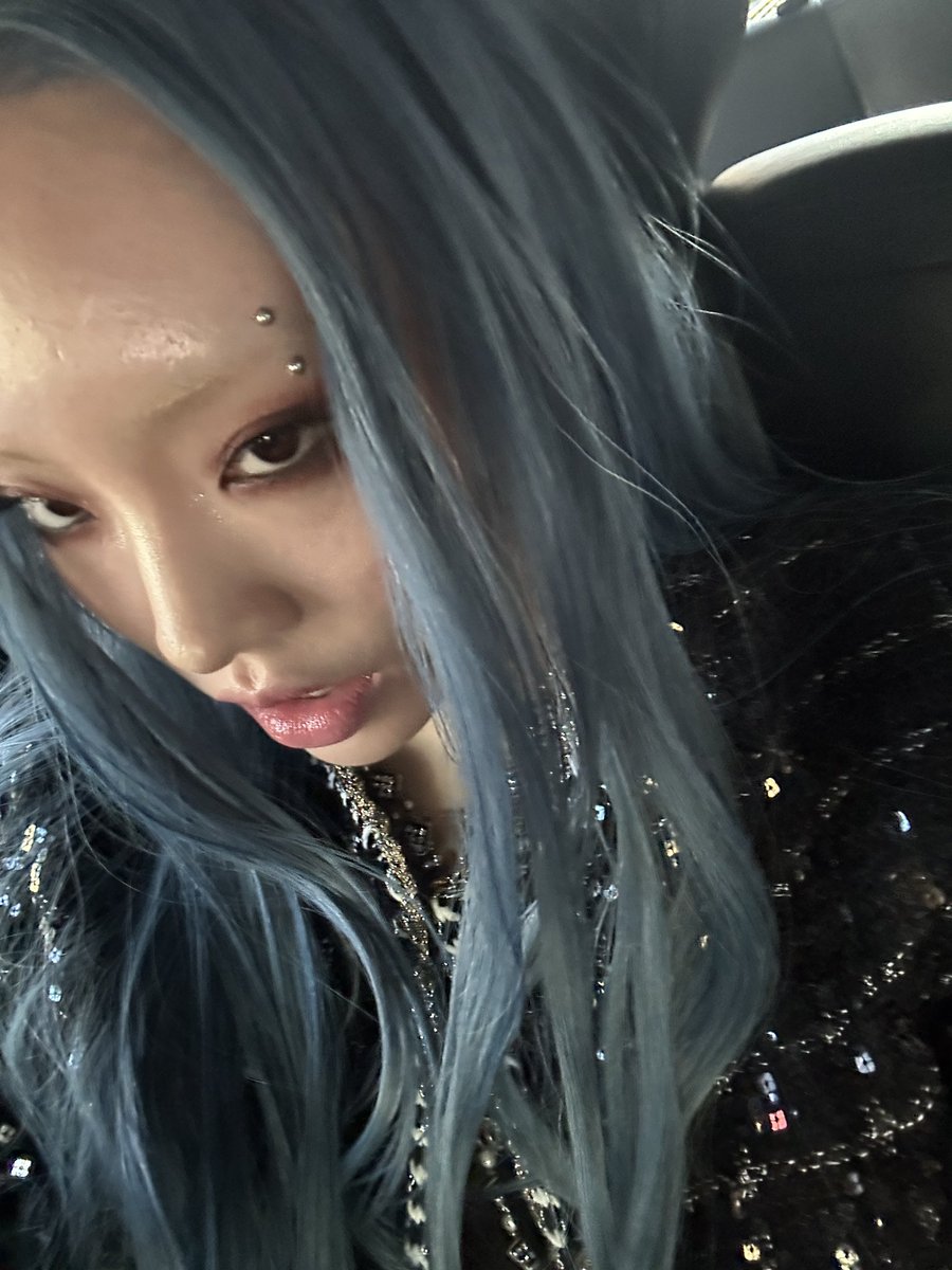 Post by ちゃんみな CHANMINA on X: 🩶