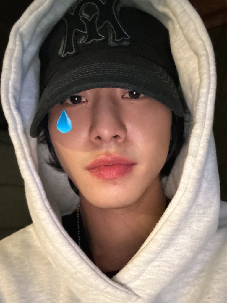 Managers tweet media