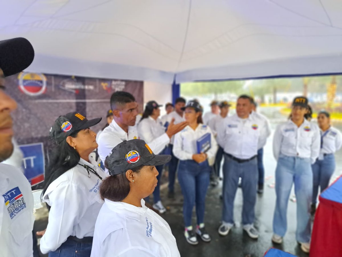 tuseguridadesim's tweet photo. Desde la Guaira se dió inicio a la apertura de operativo de carnavales seguros 2024.
#UsaElCinturon
#NobebeasMientrasConduces
#ReduceLaVelocidad
#JuntosPorLaVidaYLaPaz https://t.co/G1Pf95AGMA