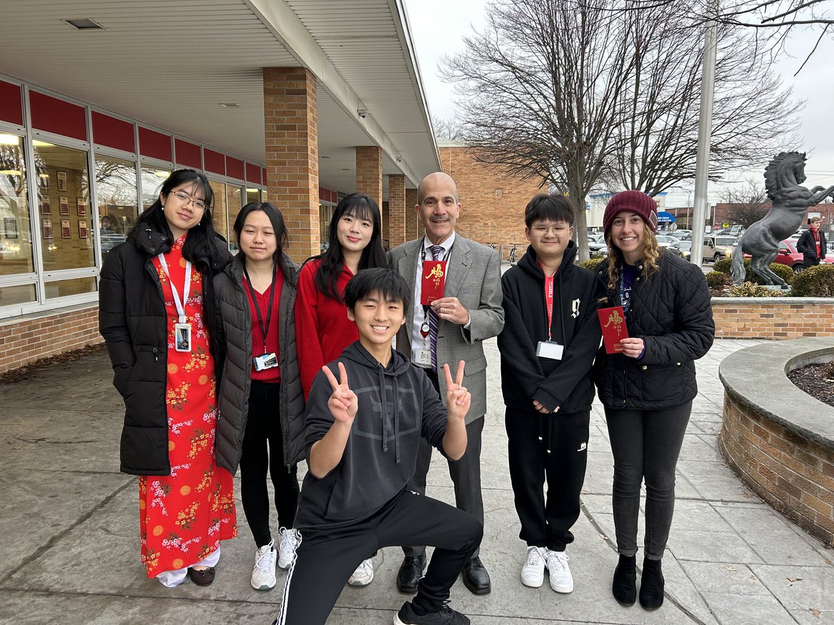 Passing out red envelopes today was a great way to start the day; red is associated with happiness and good luck!! 🧧 Happy Chinese New Year!!⁦<a href="/mineolahs/">Mineola High School</a>⁩ ⁦<a href="/MineolaUFSD/">Mineola UFSD</a>⁩ #MineolaProud