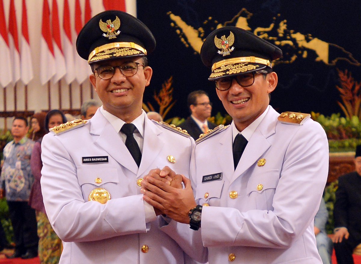 WAPamungkas's tweet photo. As funny and unserious as he is, Sandiaga Uno is probably the only person who has served as the right-hand man of all 3 candidates:

- Wakil Gubernur Anies
- Cawapres Prabowo
- Ketua Dewan Pakar TPN Ganjar

A powerful man hiding in plain sight. https://t.co/yKJ4vzcSFx