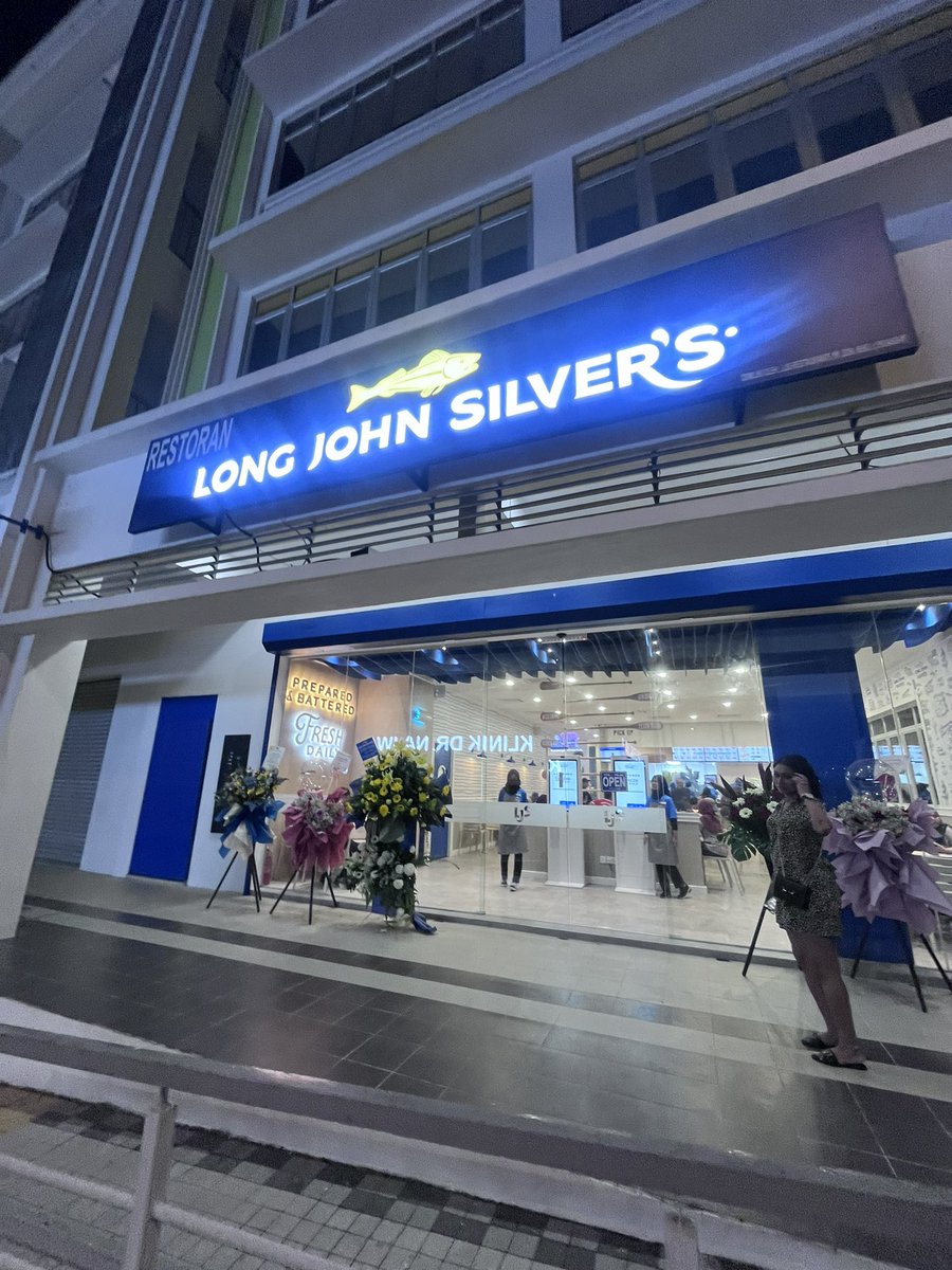 thezulfo's tweet photo. American fast-food chain Long John Silver's is making a comeback and is now open in Precinct 15, Putrajaya.

Dulu pernah ada dalam Berjaya Times Square &amp; Mid Valley in early 2000s. https://t.co/2kyjjoLh1r