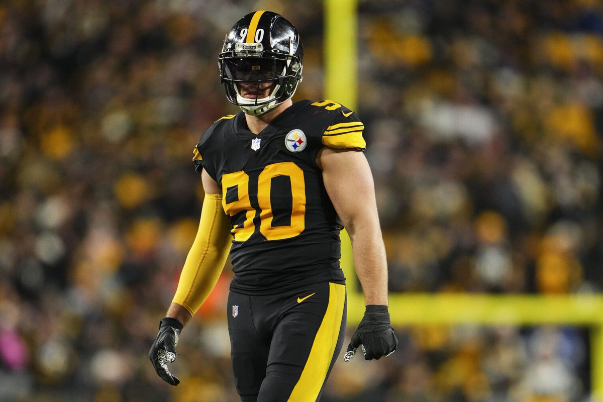 MLFootball's tweet photo. SNUB: #Steelers Pass-Rusher TJ Watt has lead the league in sacks 3 of the last 4 seasons, yet only has one DPOY.

(H/T @StatsGuyDaniel) https://t.co/xGs5QN2RP9