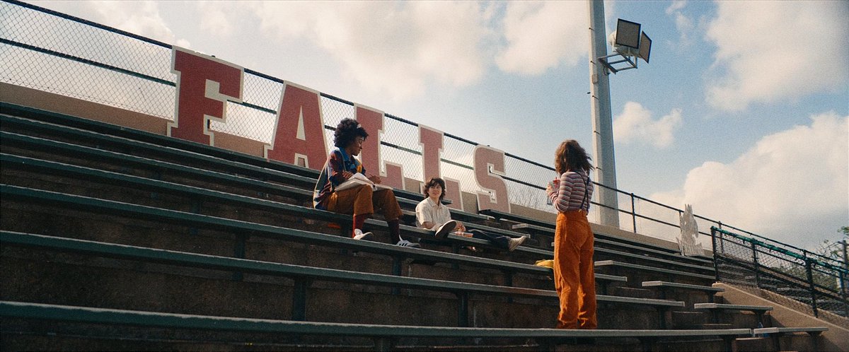 sapphilms's tweet photo. bottoms (2023) dir. emma seligman https://t.co/e9z01gBu7o
