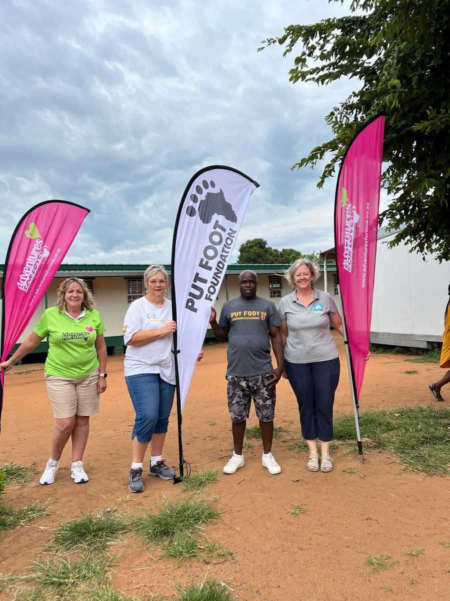 Special scenes from our👞 Shoe Drop at Leeuwpoort Primary! We gifted 500 pairs of new school shoes today.
A big thank you to our wonderful Put Footers who gave up their time. We have more shoe drops planned this year, so let us know if you would like to take part.

#ShoesOnFeet.