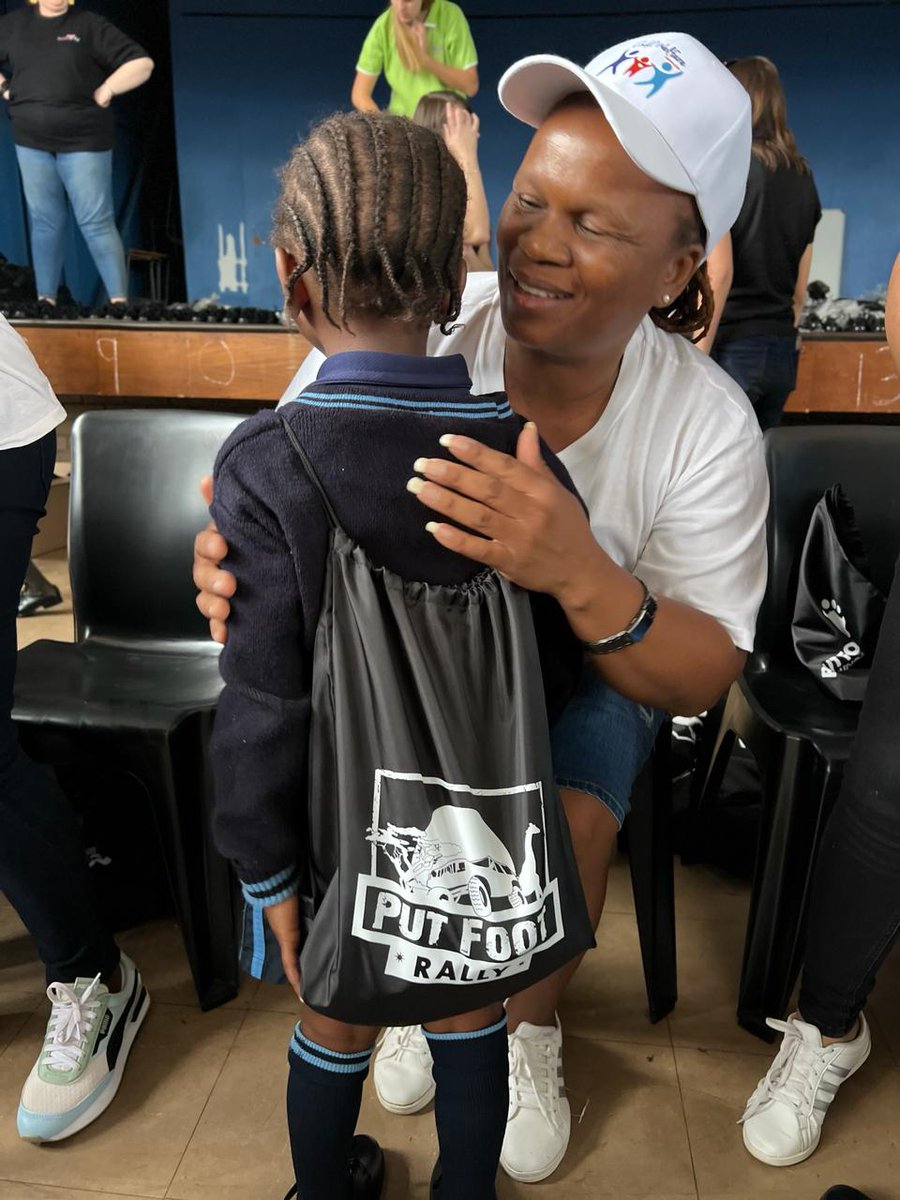 ShoesOnFeet's tweet photo. Special scenes from our👞 Shoe Drop at Leeuwpoort Primary! We gifted 500 pairs of new school shoes today.
A big thank you to our wonderful Put Footers who gave up their time. We have more shoe drops planned this year, so let us know if you would like to take part.

#ShoesOnFeet. https://t.co/jp3Yq5hmNo