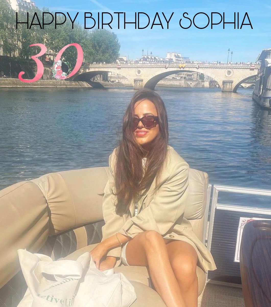 ReasonToLoveEJC's tweet photo. Happy 30th Birthday Sophia 🎂🎈 https://t.co/MeGOmyQk4B
