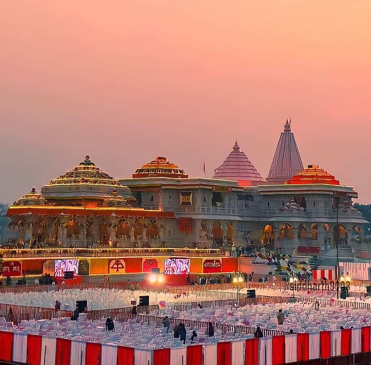 भारत भूमि में जन्म होना भाग्य की बात है, किंतु अयोध्या नगरी में जन्म होना सौभाग्य की बात है।

                  🙏 " जय श्री राम " 🙏
