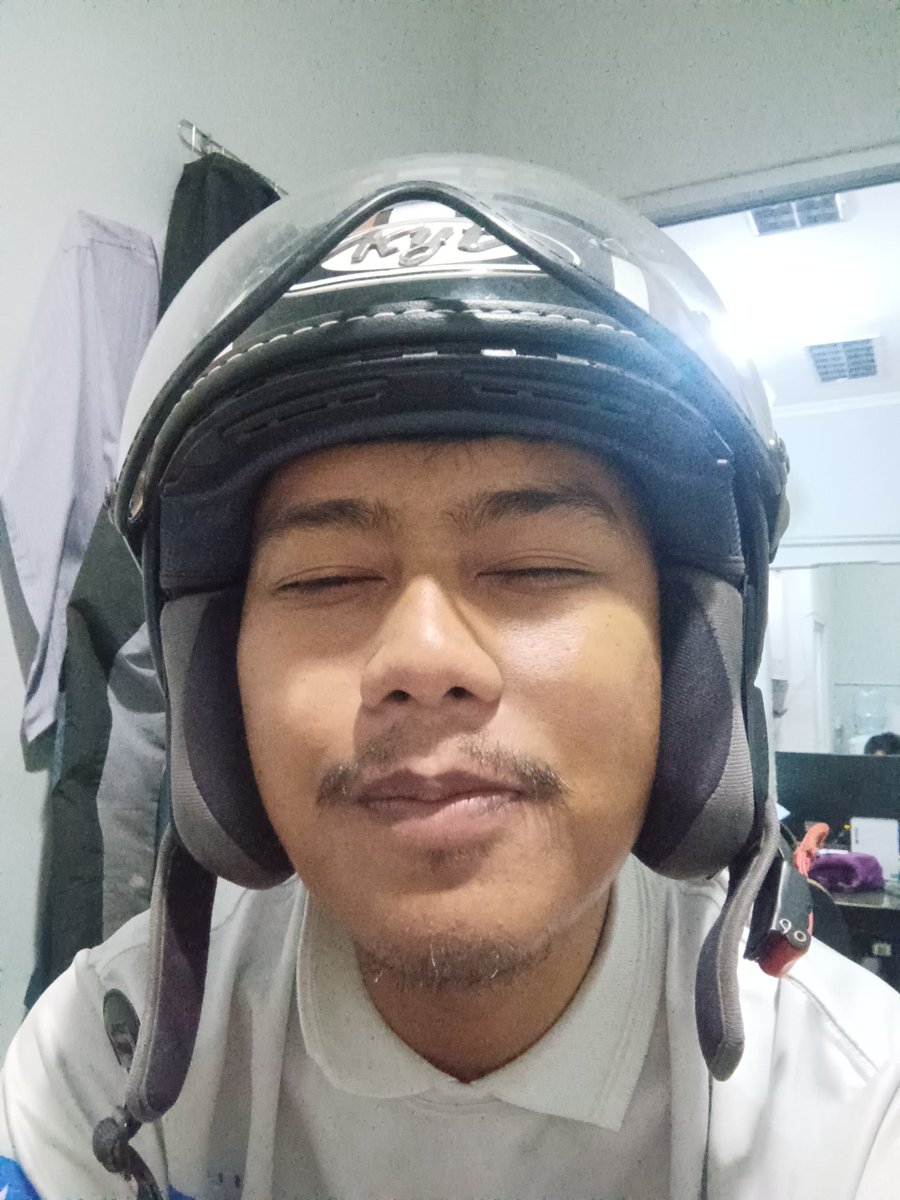 azzam_28's tweet photo. Brengos kumis rewog,,koyo ora kopen...wkwkkw https://t.co/8uvlqNgpCU